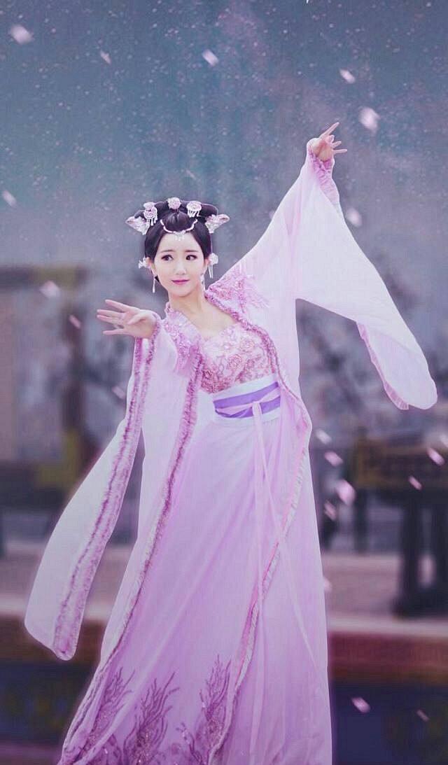 衣袂翩翩的女星古装谁最美, 亦菲如仙郑爽如画