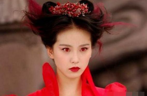 陈瑶戴美瞳,杨颖戴美瞳,关晓彤戴美瞳,都不如她