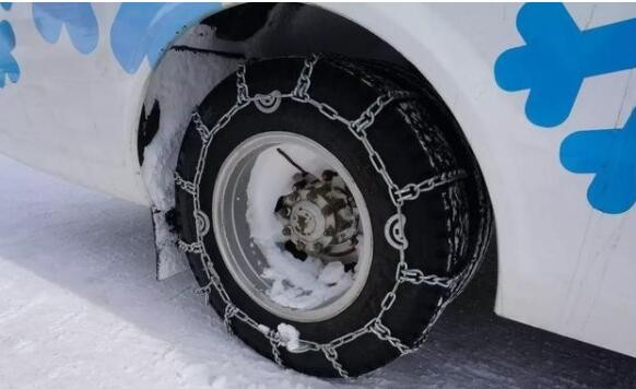 如何在雪天正确刹车你知道吗?