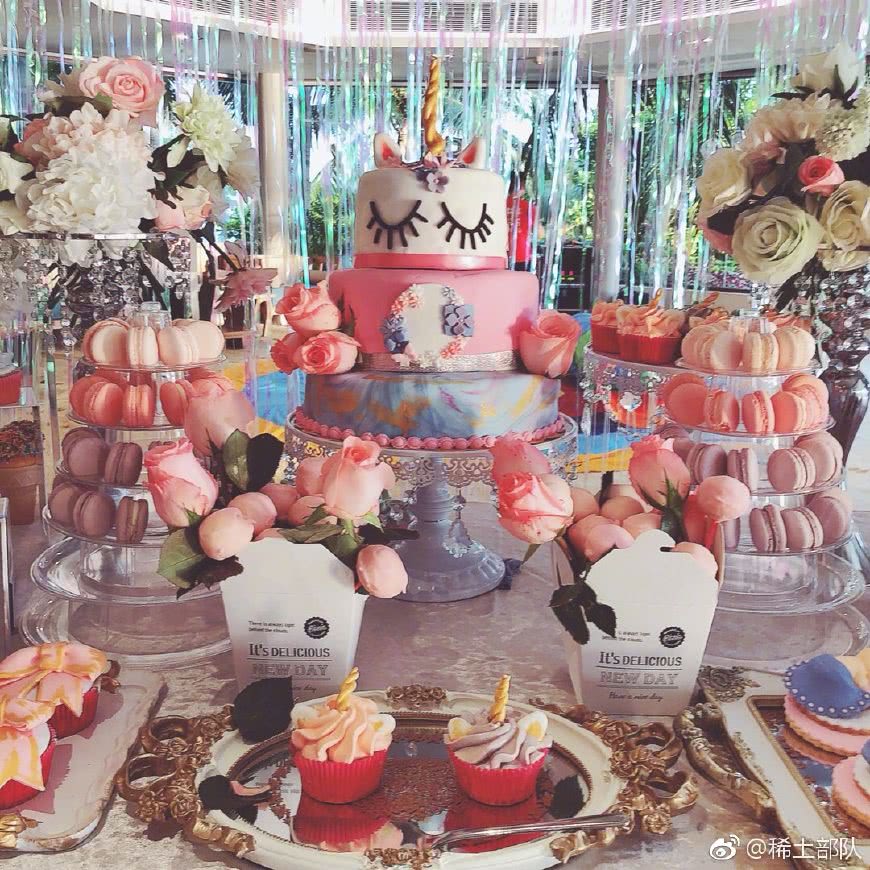 李湘晒生日照成大型炫富现场,王岳伦面容憔悴