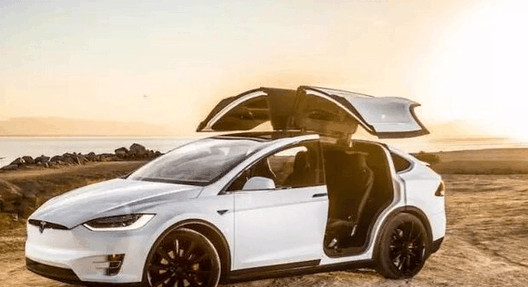 特斯拉连出个电动车外形都这么炫酷, 那些豪华SUV已哭晕在厕所