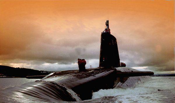 美国都要疯了: 中国096核潜艇在冰层下发射巨浪3