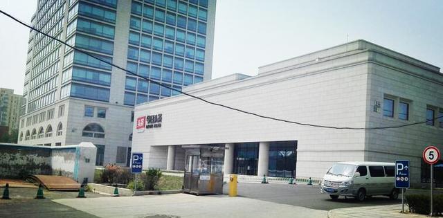 实拍: 北京今日头条总部, 楼顶可以直接起降直升