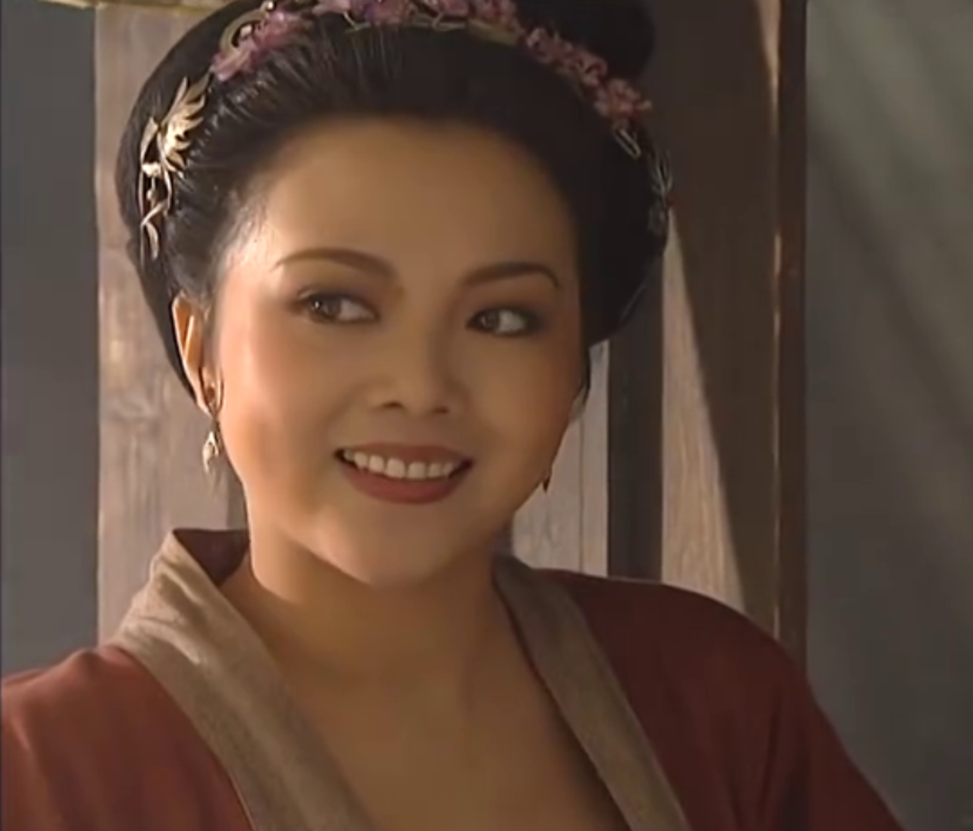 梁丽在老版《水浒传》中饰演孙二娘，她的美泼辣大气|梁丽|水浒传|孙二娘_新浪新闻