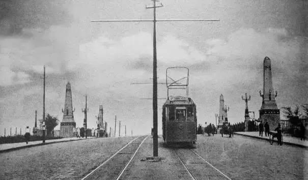 复道行空 不霁何虹丨91载风雨不变 一个月后它