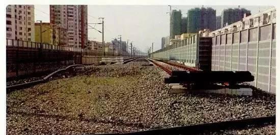 复道行空 不霁何虹丨91载风雨不变 一个月后它