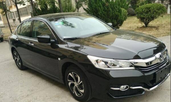 力压帕萨特多年，终于改款了，如今老款跌至14万，果断放弃迈腾！