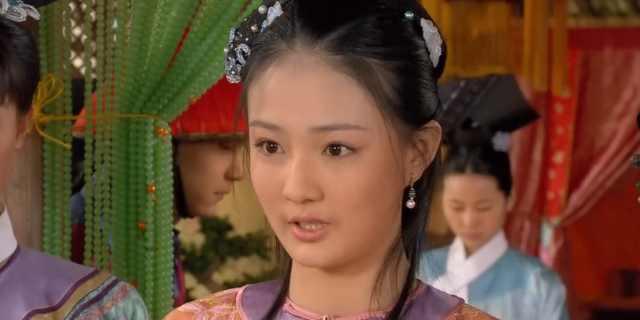 姨子越发肆无忌惮, 谁注意到了他这些小动作?