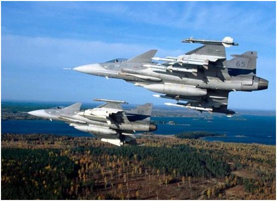 瑞典国宝JAS-39鹰狮战斗机,不知枭龙战机能