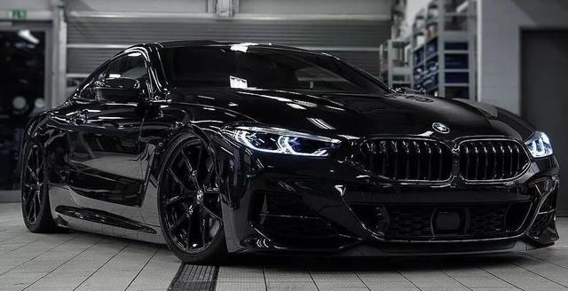 这俩种宝马8系的改装风格，我更喜欢黑武士，您呢?