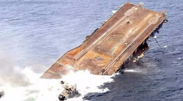 海军演习,海上炸死的死鱼有多少,是怎么处理的