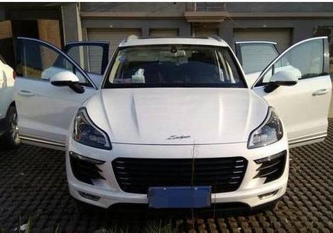 2018年众泰SR9不用再换保时捷车标了，这款车标更好