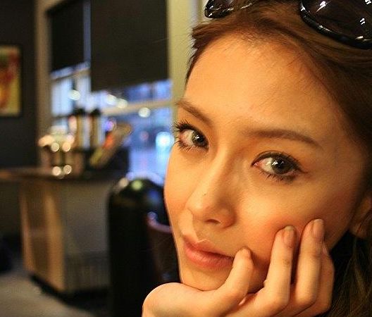 陈瑶戴美瞳,杨颖戴美瞳,关晓彤戴美瞳,都不如她