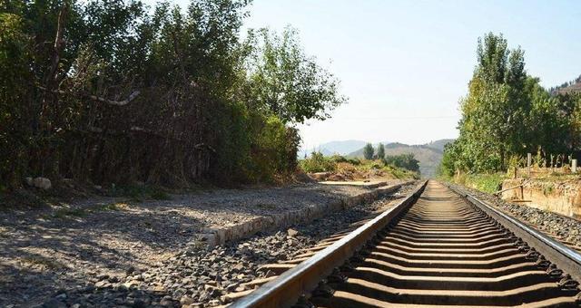中国修建通往缅甸的铁路为什么是世界上最难修
