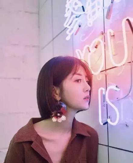 嘉行回应李溪芮解约, 杨幂粉丝一句话引众怒, 对