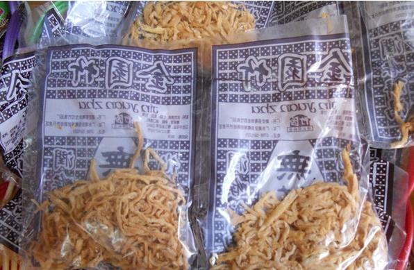 这个萝卜丝,记得小时候上学吃过,以后再也没有吃过了!