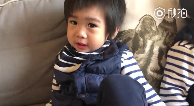 林志颖晒双胞胎儿子背唐诗，老三乖巧背诗，比老二聪明太多！
