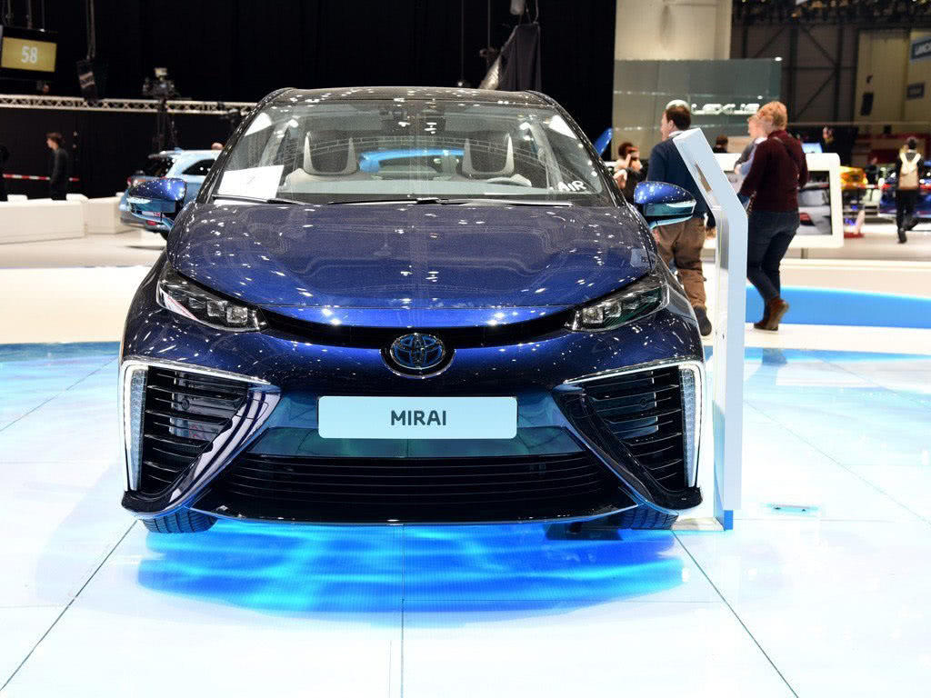 比特斯拉还牛的丰田车，不充电也不烧油，续航482km只卖26万！