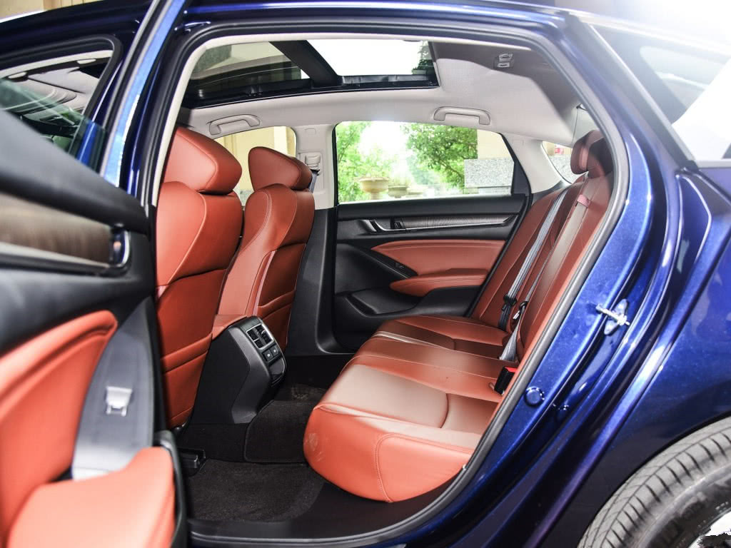 换壳雅阁下个月上市,2.0T+10AT无缘国内,本田