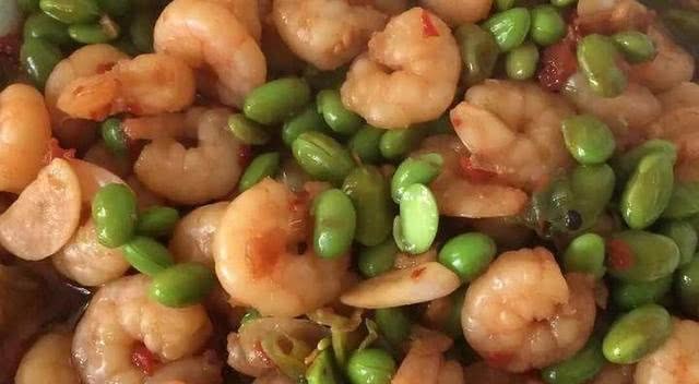具体做法:虾仁先烫过睡眠,毛豆洗净去肠泥对剖切小块,用盐,水淀粉抓运动减肥备用图片