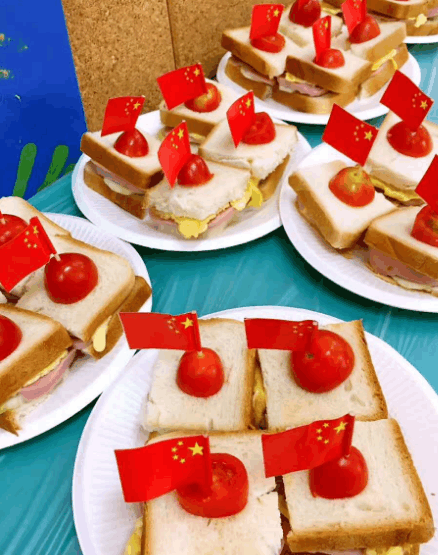 幼儿园毕业搞了自助餐, 而家长都是自带新东方