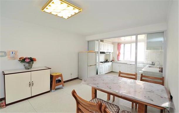 比三亚人少,比青岛消费低!这个海滨小城海鲜超