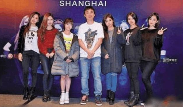 综艺节目,出手阔绰吓坏主持人,没见过世面的样