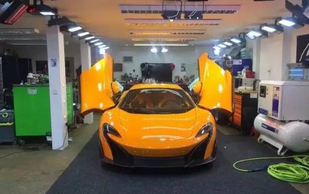 天价洗车工, 洗一次车至少收5万块, 迈巴赫S级都没有权利洗