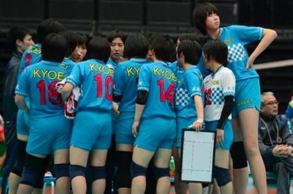 当初放弃中国国籍有些后悔,想回国并改为中国