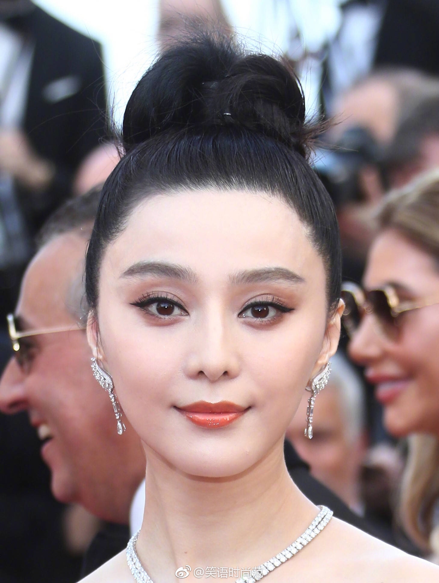 第71届戛纳电影节开幕式红毯妆容v歌曲老歌曲电影对唱图片