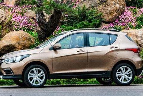 月薪3千就敢买，这车仅5.5万，比宝骏510还漂亮，1.5L油耗5.9