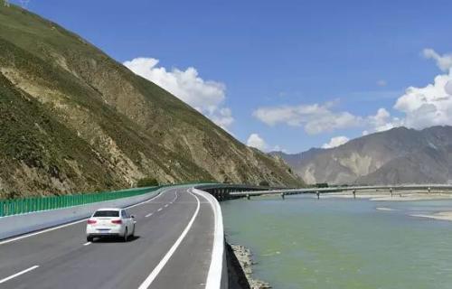 国内唯一免费高速将全线通车!风景远超瑞士