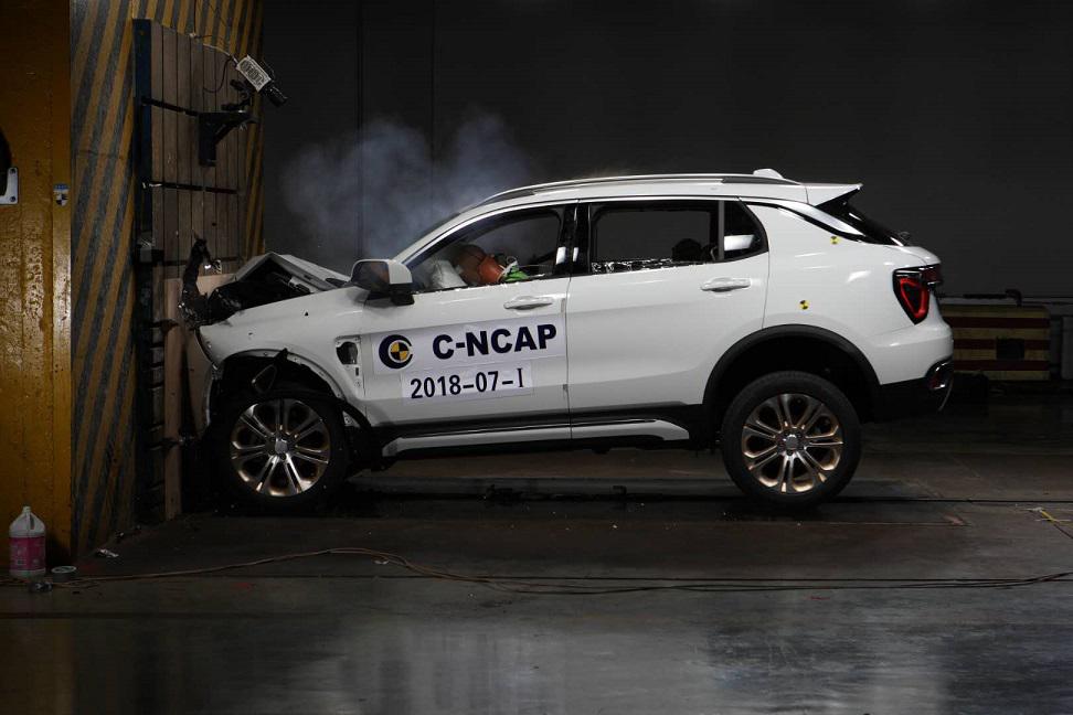 自主高档不是吹的 领克01碰撞得分高过奔驰E300L