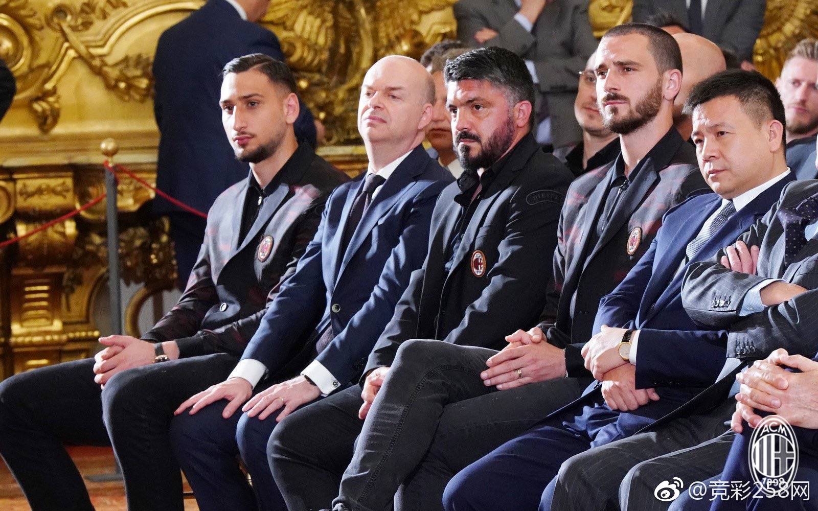 社会我李哥,人狠话不多