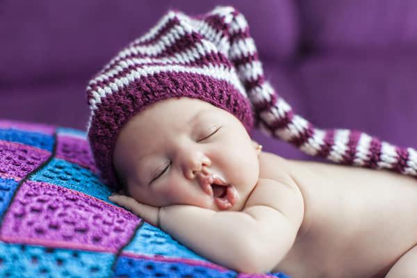 宝宝睡眠时张嘴呼吸的原因及处理