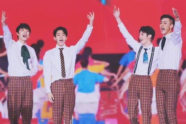 Oner男团见面会被要求跳女团舞,灵超全程划水