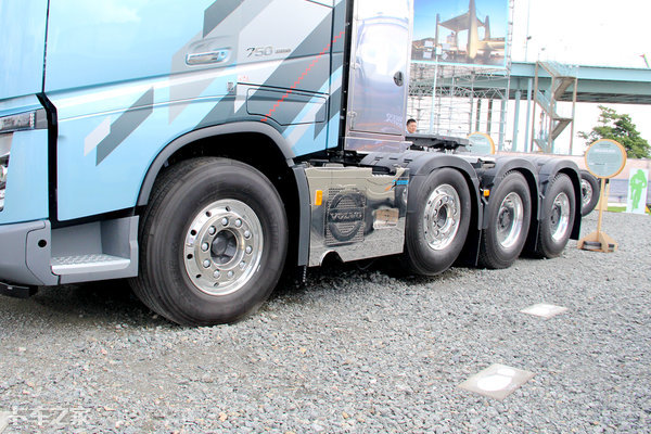 16升750马力沃尔沃大件运输车,你猜它能拉多