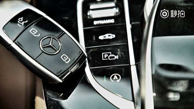 什么是真正的一键智能泊车？全新奔驰E级彻底诠释这项功能