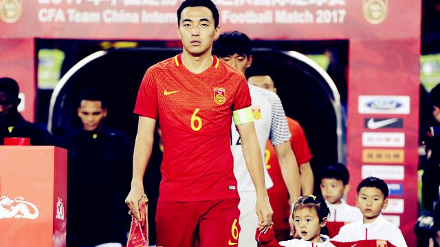 国足集训名单曝光,冯潇霆入围,这2人落选太意