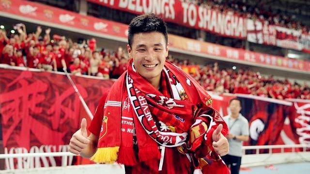 国足集训名单曝光,冯潇霆入围,这2人落选太意