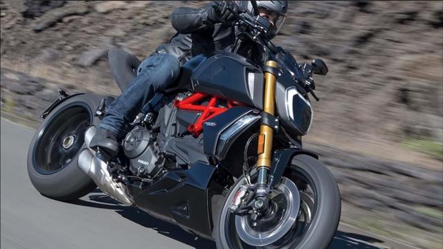 2019新款杜卡迪大魔鬼 Diavel 1260 崭露非传统重型巡航街车风范