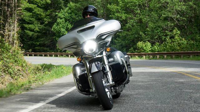 3万块的哈雷来了,比六眼神魔帅,10块钱油开10