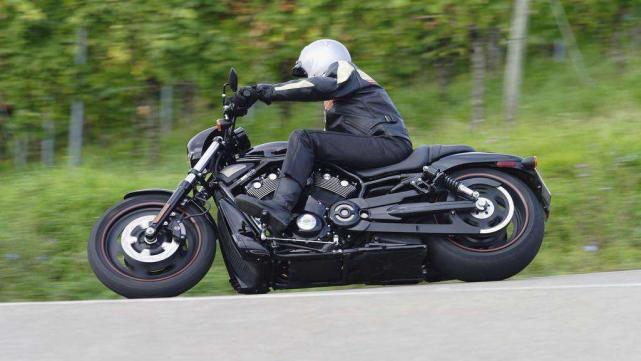 3万块的哈雷来了,比六眼神魔帅,10块钱油开10