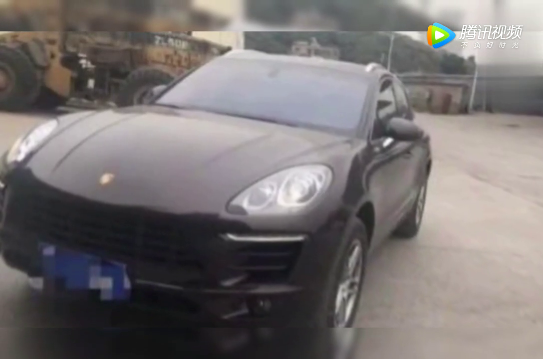 真保时捷装了个假音箱，车主要求赔240万，经销商：3万加终生保养