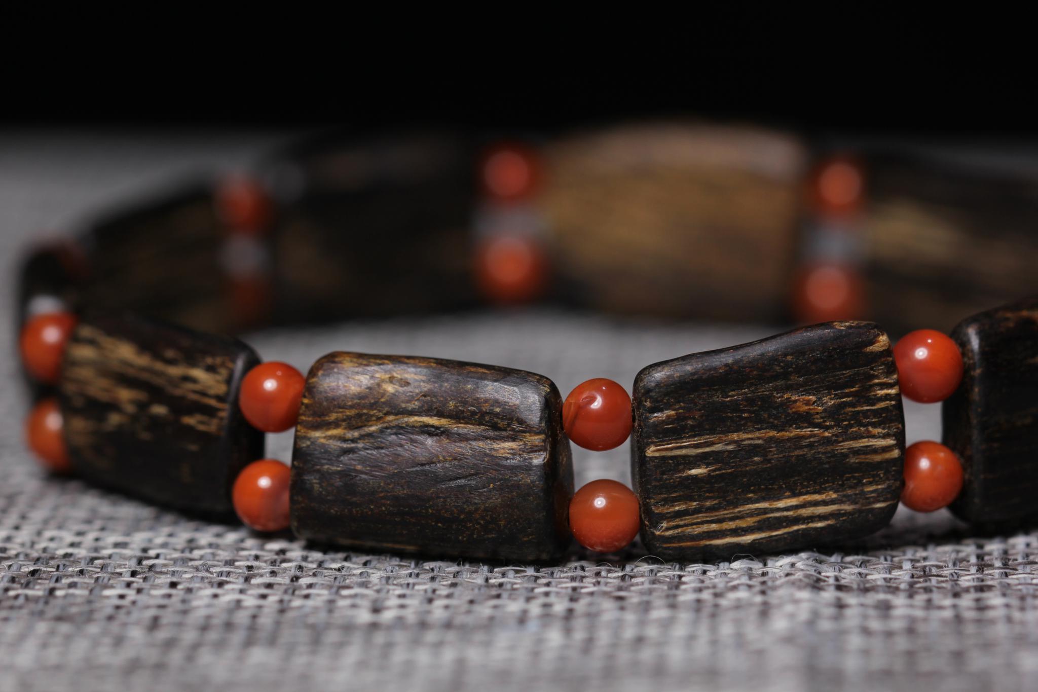 先秦至唐代,沉香是皇宫里的奢侈品。