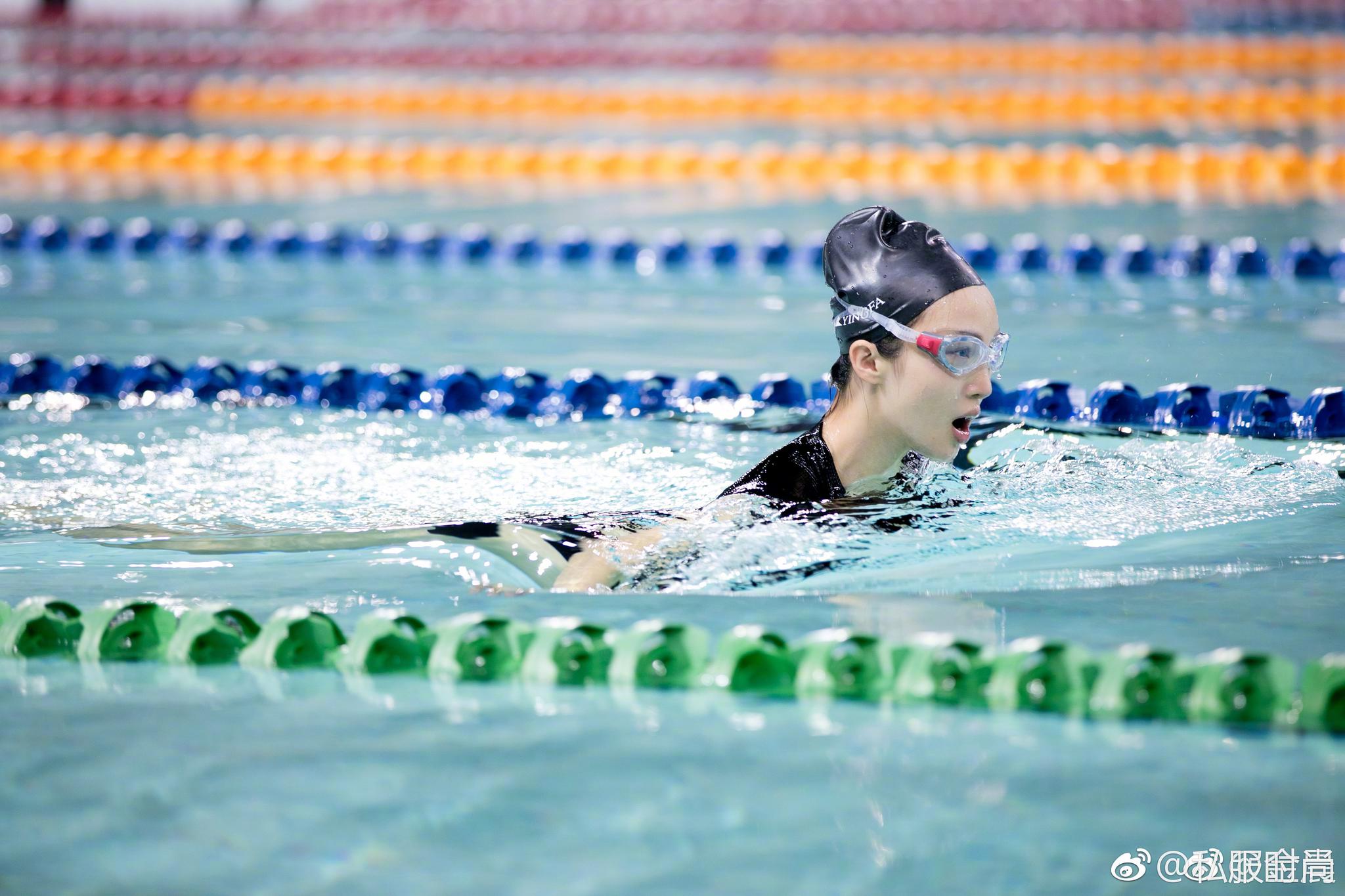 金晨泳装花絮,身材真是太好了,颜值气质也美极
