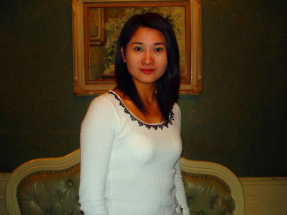 她是三线女星,为了走红,曾陪睡30多名导演,今遭