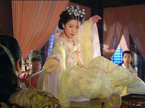 还记得《至尊红颜》害人无数的徐盈盈吗?如今长成这样
