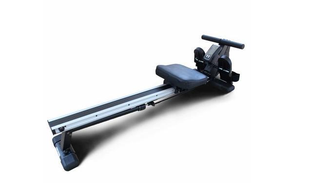 想要减脂可不止只有跑步机,学会在健身房里划