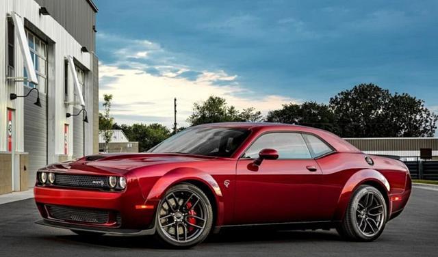 真敢叫自己是肌肉车的只有它了，比揽胜还长，6.2V8能3秒破百